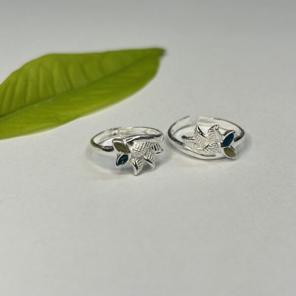 Silver Sea Breeze Toe Ring - Image 3