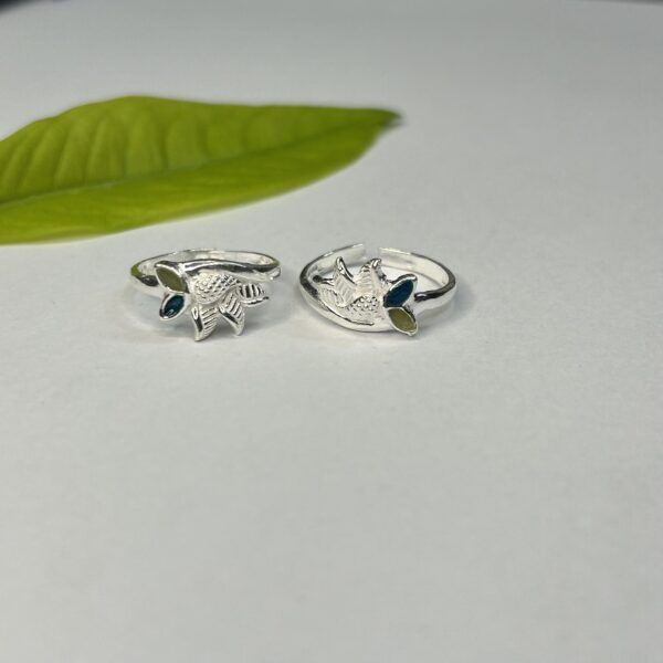 Silver Sea Breeze Toe Ring - Image 4