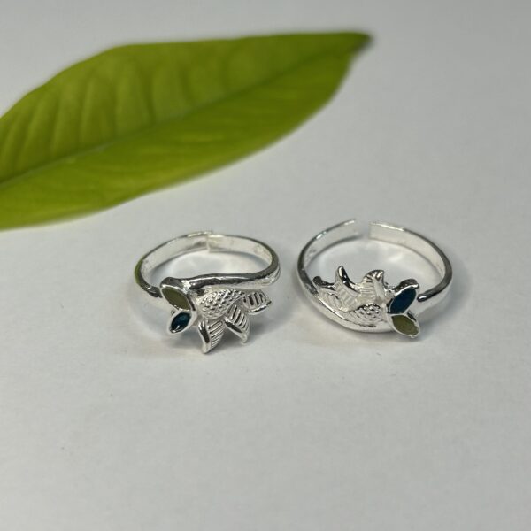 Silver Sea Breeze Toe Ring - Image 5