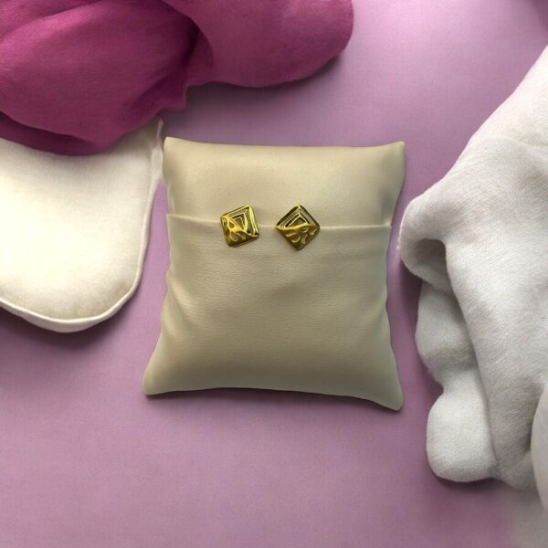 Gleaming Gold - Image 2