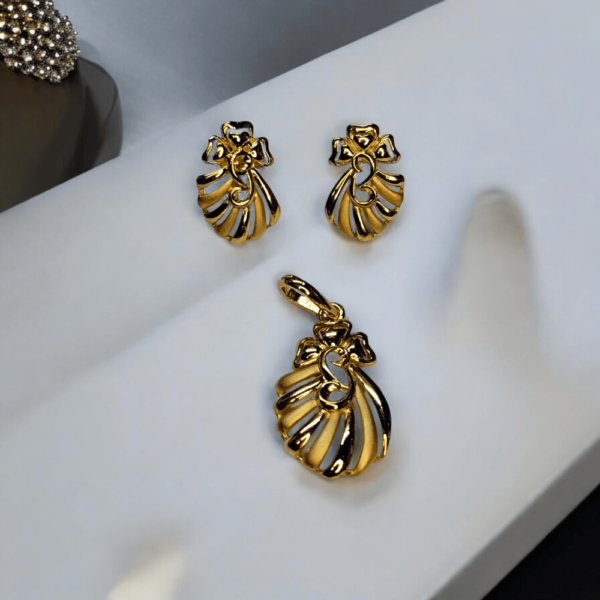 Seashell Elegance - Image 2