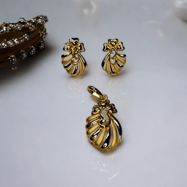 Seashell Elegance - Image 3