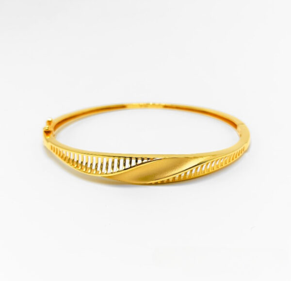 Twist Kada